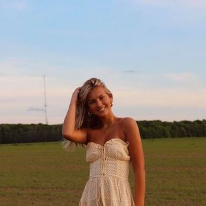 Meet your Posher, Béatrice